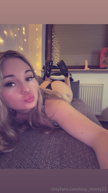 Lizzy cherry21 image