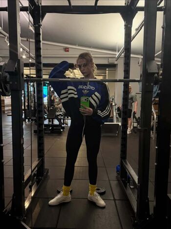 Lizzy greene 1 image