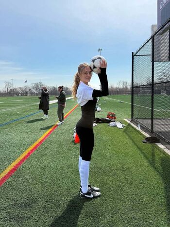 Lizzy greene 1 image