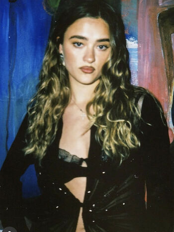 Lizzy greene 1 image