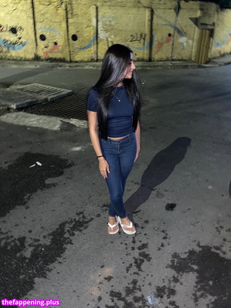 laysxx / llaralys / lyslaraa.__ Naken OnlyFans Foto #8