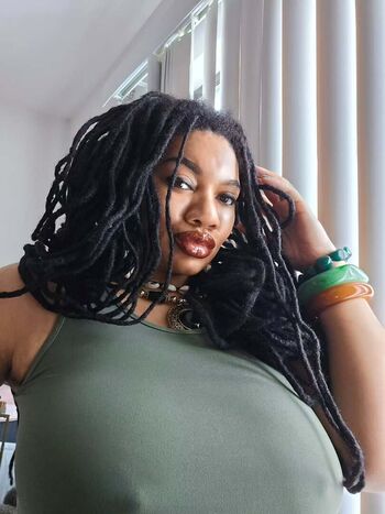 Lockedhoneyprincess image