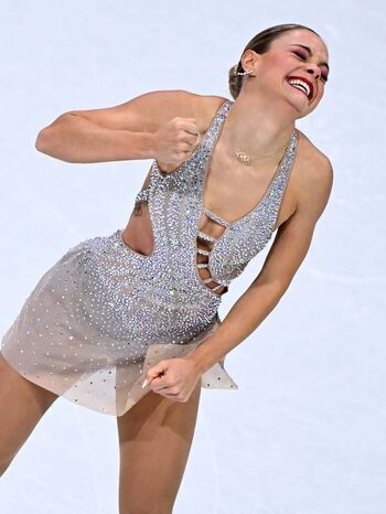 Loena hendrickx image