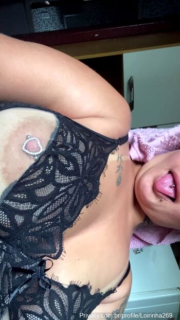 Loira da titan page 2 image