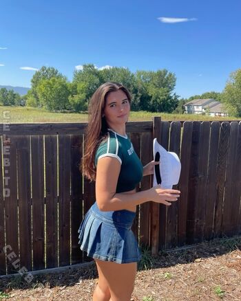 Lola ivy page 3 image