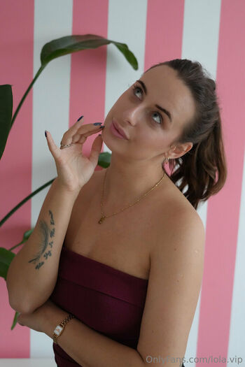 Lola vip page 2 image