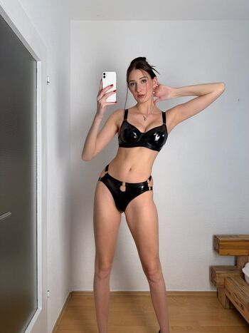 Lolaaaloom image
