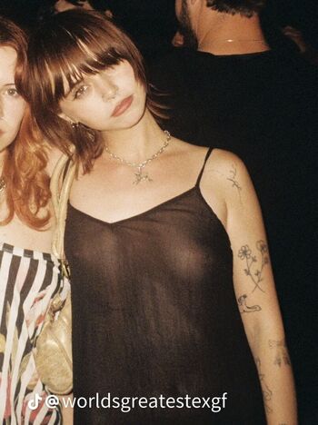 Lolabllue page 2 image