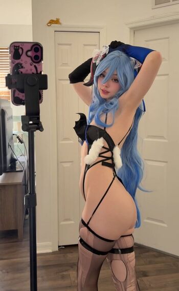 Lolyomie page 2 image