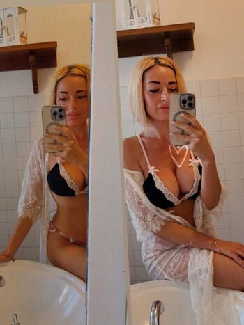 Lottie gio image