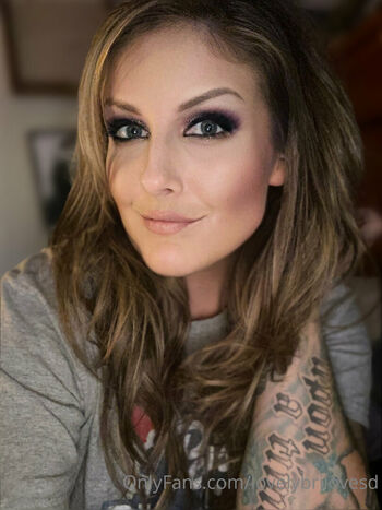 Lovelybrilovesd image