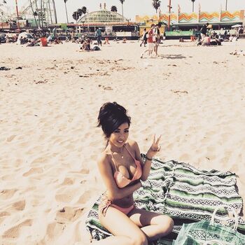 Lovelynnc page 2 image