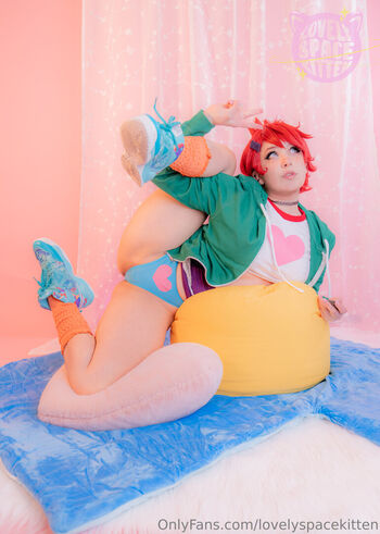 Lovelyspacekitten image