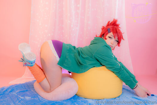 Lovelyspacekitten image