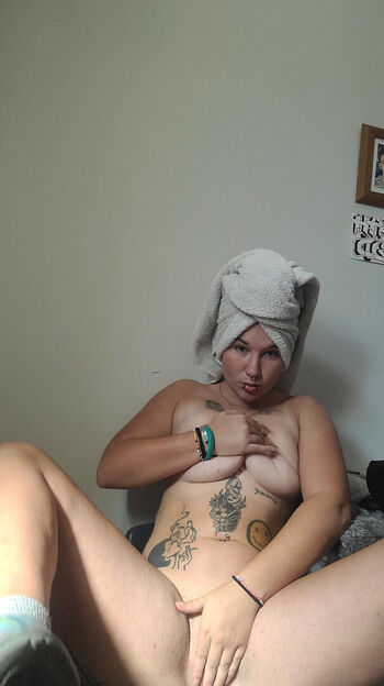 Lovleywhitegirl image