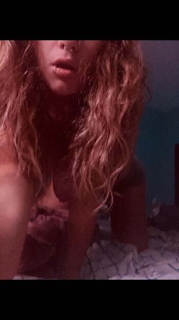 Lovleywhitegirl image