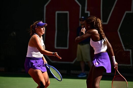 Lsu woman tennis image