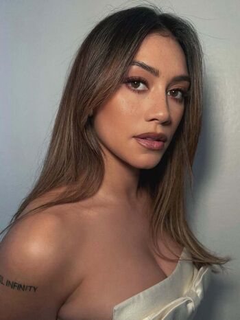 Luciane buchanan image