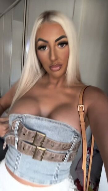 Lucyrebeccaofficial image