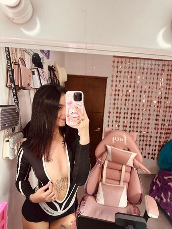 Lucyy tayy image