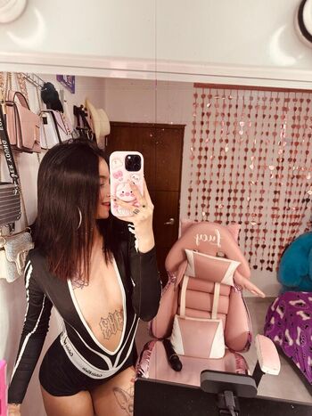 Lucyy tayy image