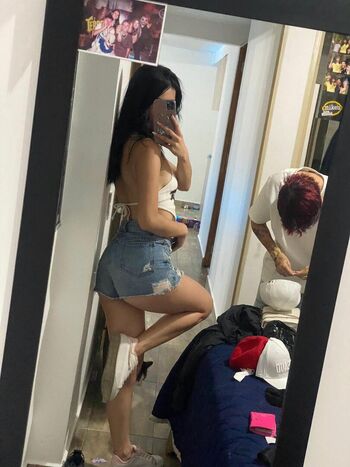 Luisa valencia image