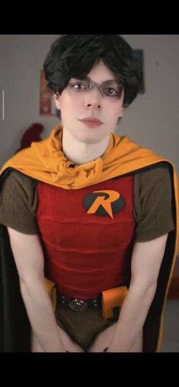 Lukinha femboy image