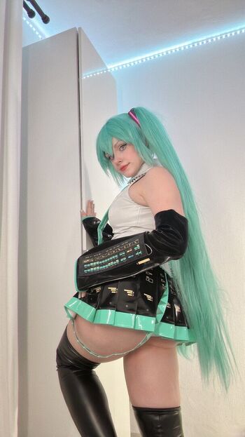Luluthelottie page 2 image