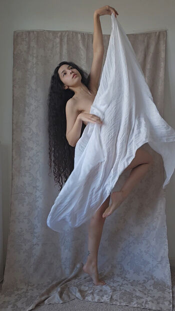 Luna myosotis 1 page 2 image