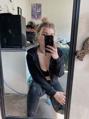 Luuucy813 image
