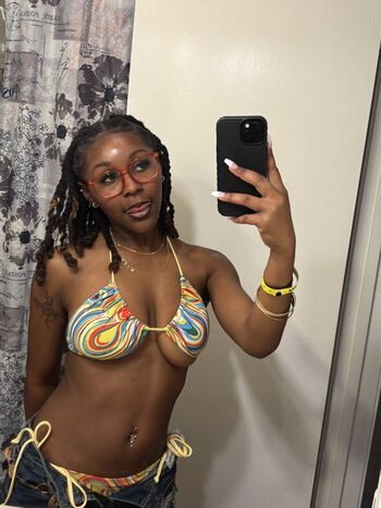 Luvisevrywhere image