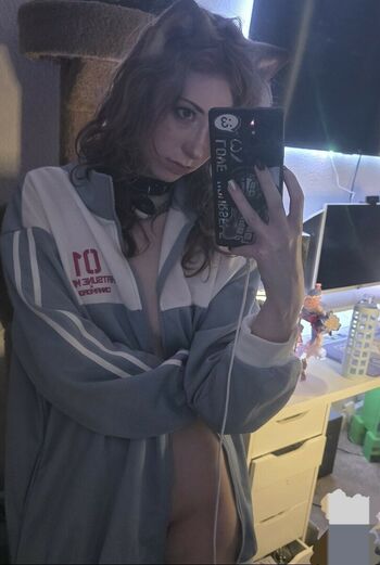 Luvlesskitty image