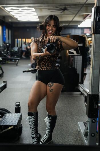 Lyladotfit image