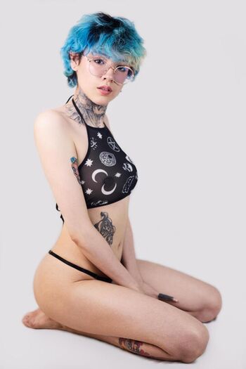 Lyra tay image
