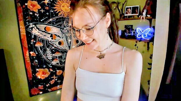 Lyra thenymph image