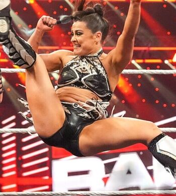 Lyra valkyria page 2 image