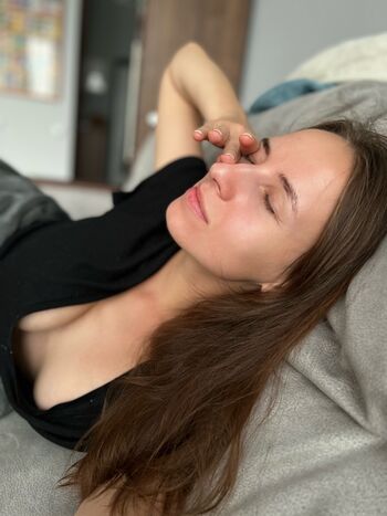 M minimalistic image