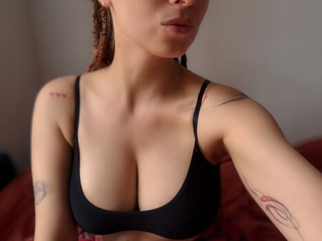 M minimalistic image