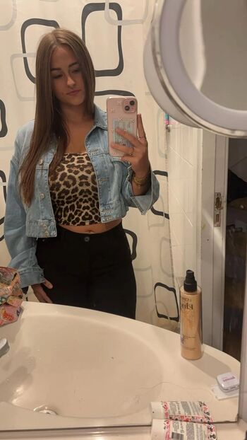 Maaike roellies page 2 image