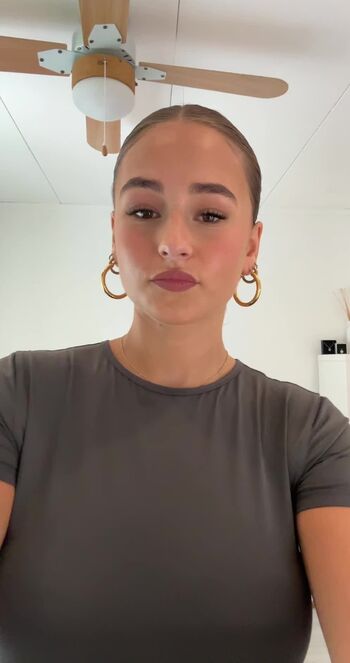 Maaike roellies page 2 image