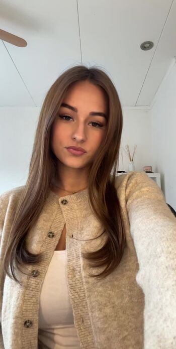 Maaike roellies page 2 image