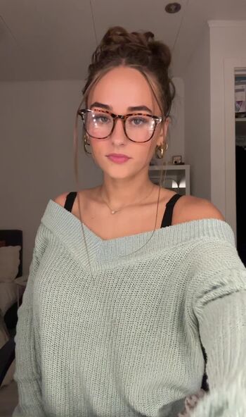 Maaike roellies page 2 image