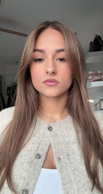 Maaike roellies page 2 image