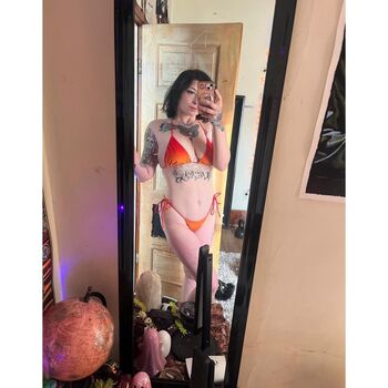Madammoristreams image