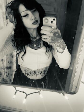 Madammoristreams image