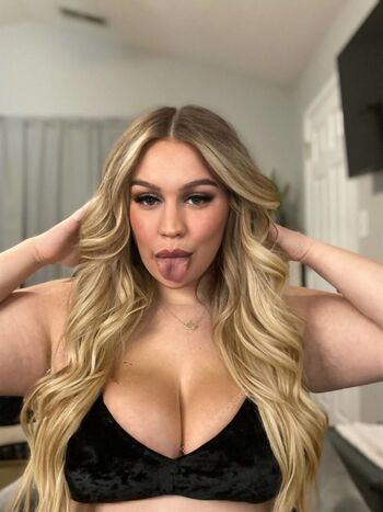 Madisonmoonsxo image