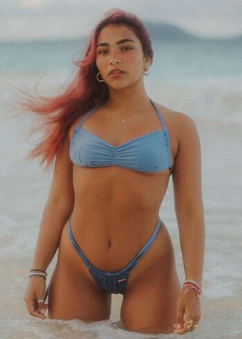 Mae gomez image