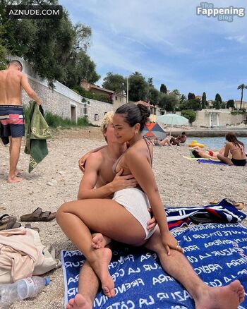 Mae gomez image