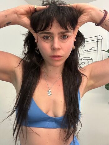 Mae whitman image