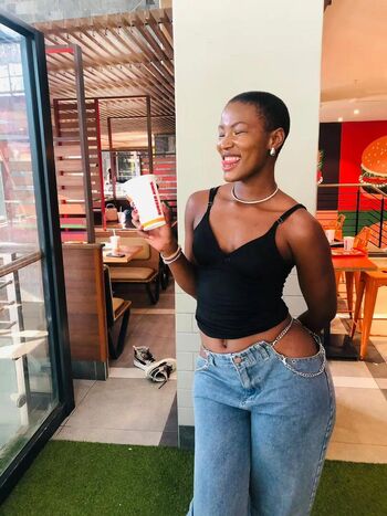 Mafezie buthelez huge curvy booty image